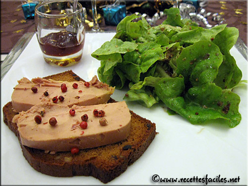 La recette du foie gras sur pain d'épices aux figues et aux noix.