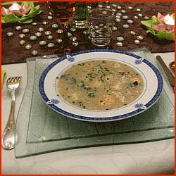 Découvrez notre recette de soupe asiatique aux fruits de mer.