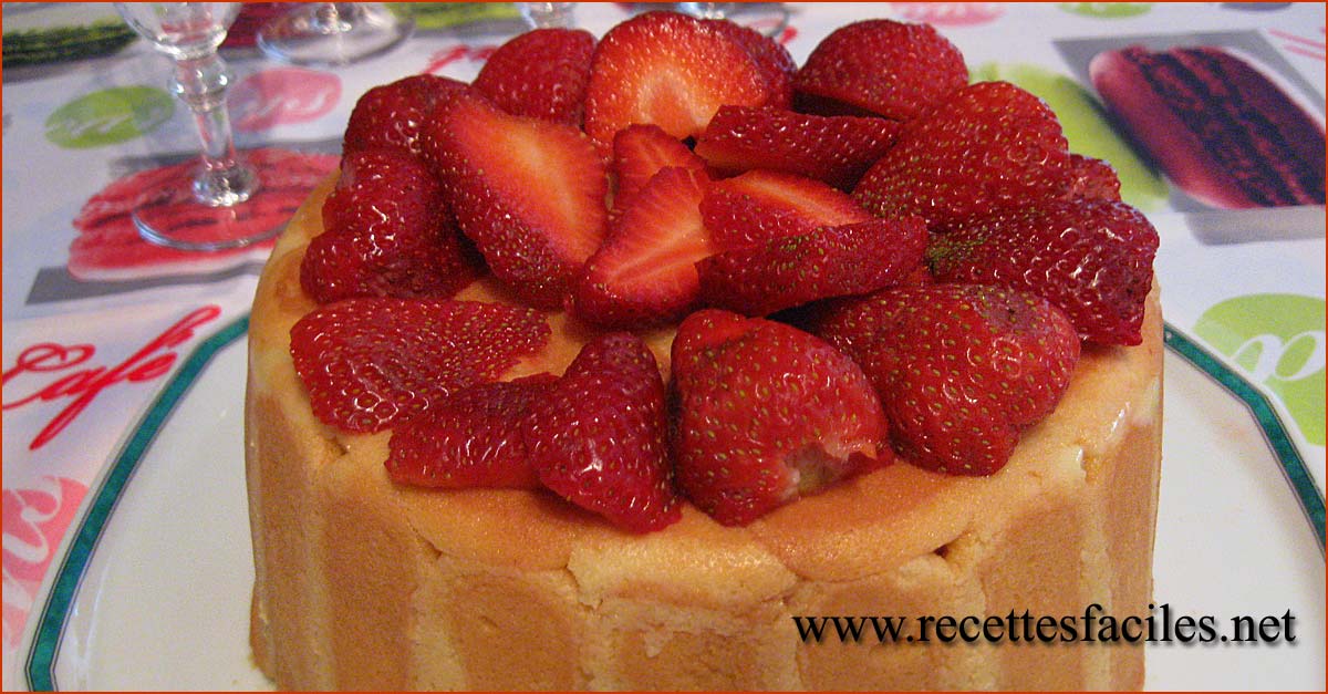 Charlotte Aux Fraises Rien Que Du Bonheur Recette de la charlotte aux fraises à la crème pâtissière. La même