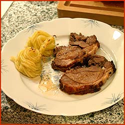 Epaule d'agneau roulée farcie.